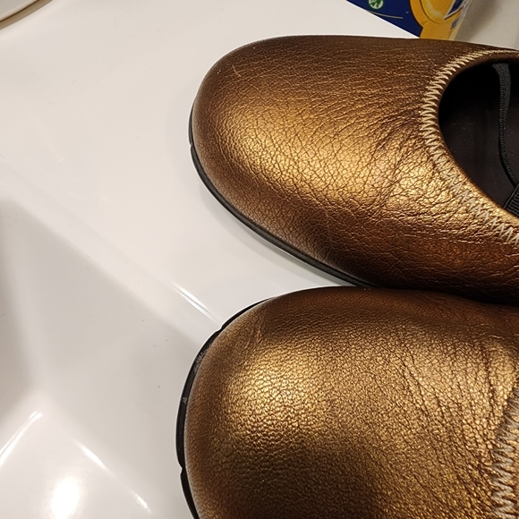 Prada Bronze Leather Elastic Band Flat Shoes Prada Size 37.5 US 7.5 - Picture 10 of 11